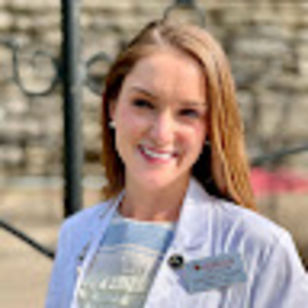 Meet your Posher, Caroline